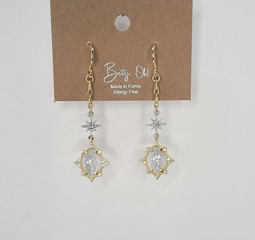 Dangle Earrings: Gold