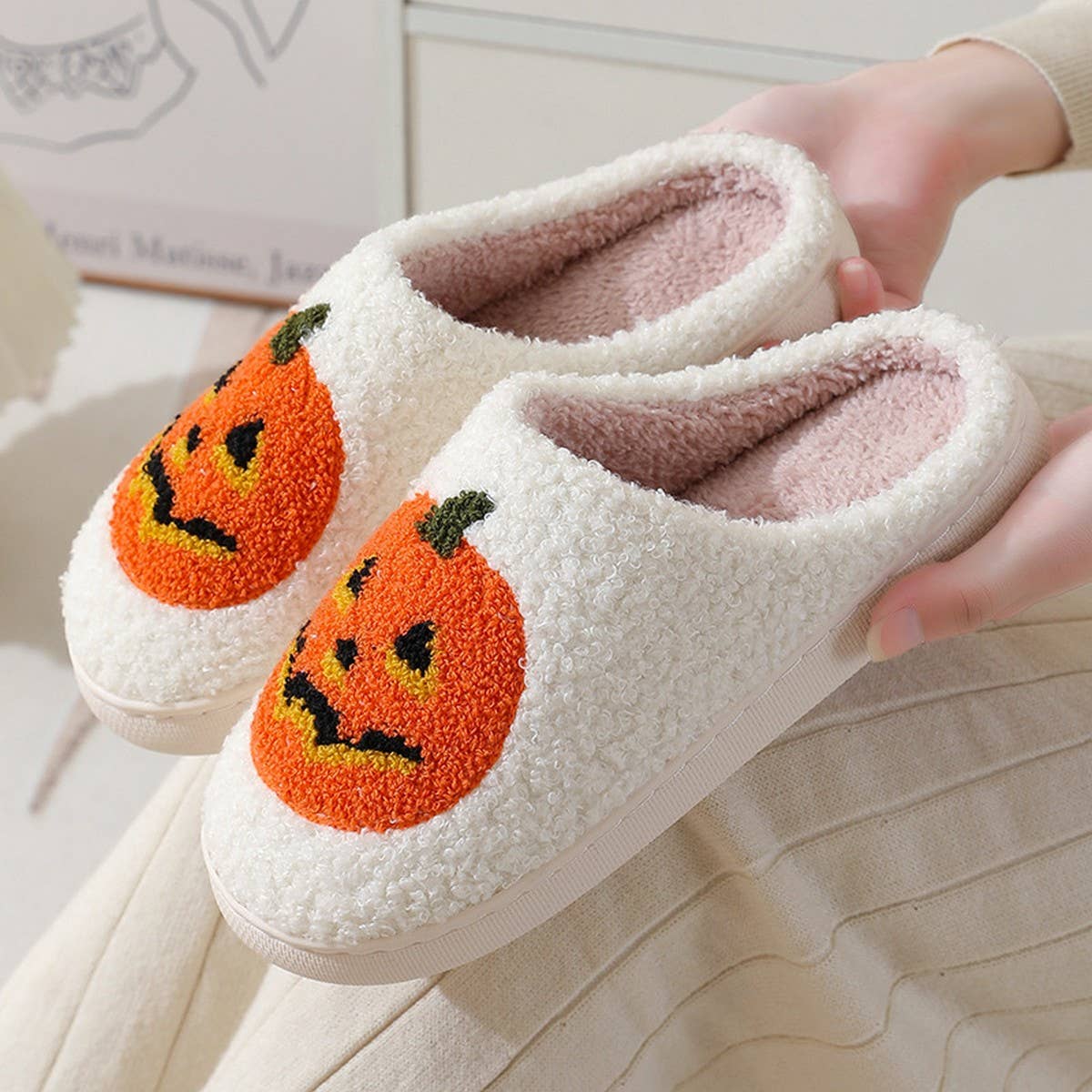 HALLOWEEN PUMPKIN SHAPED WARM SLIPPERS