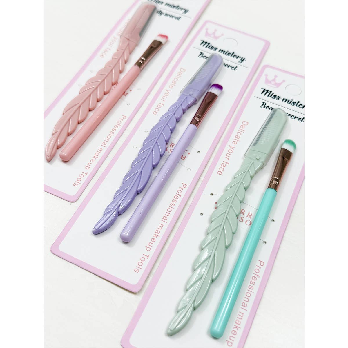 Eyebrow Shaping Razor and Brush Set