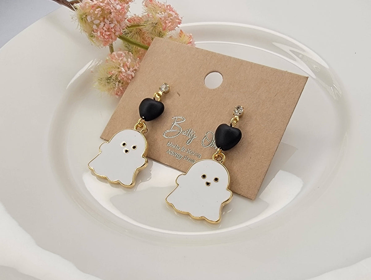 GHOST WITH BLACK HEART DANGLE EARRINGS