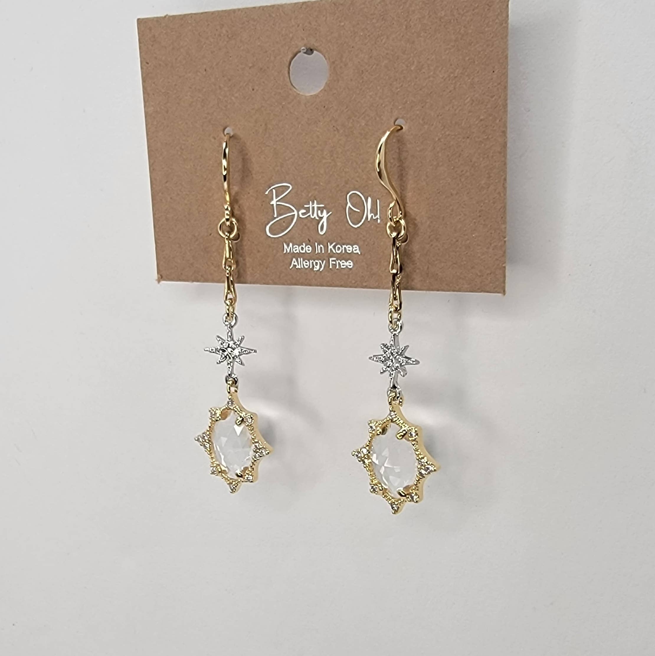 Dangle Earrings: Gold