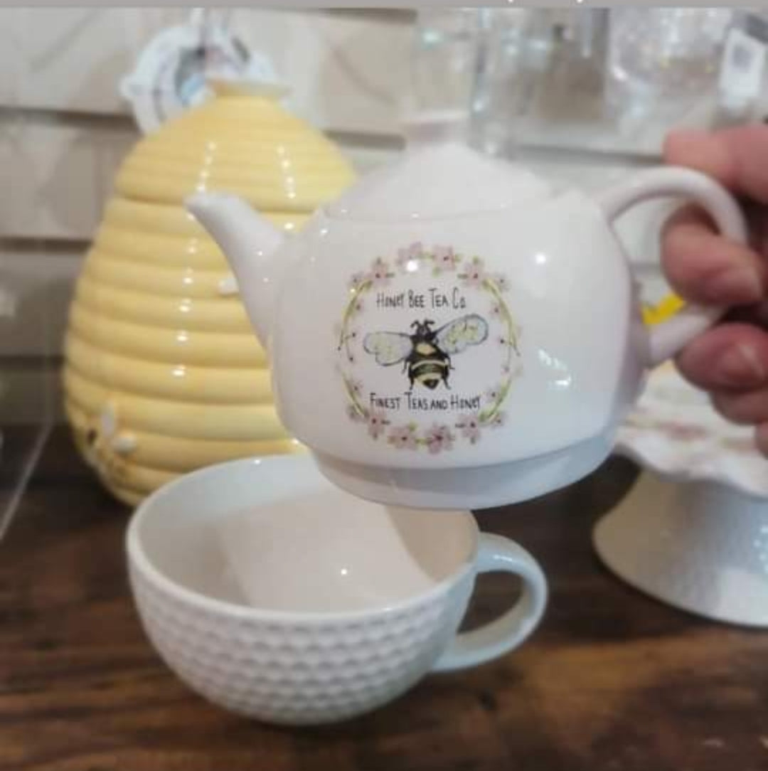 Honeybee Tea Co. Teapot & Mug Set