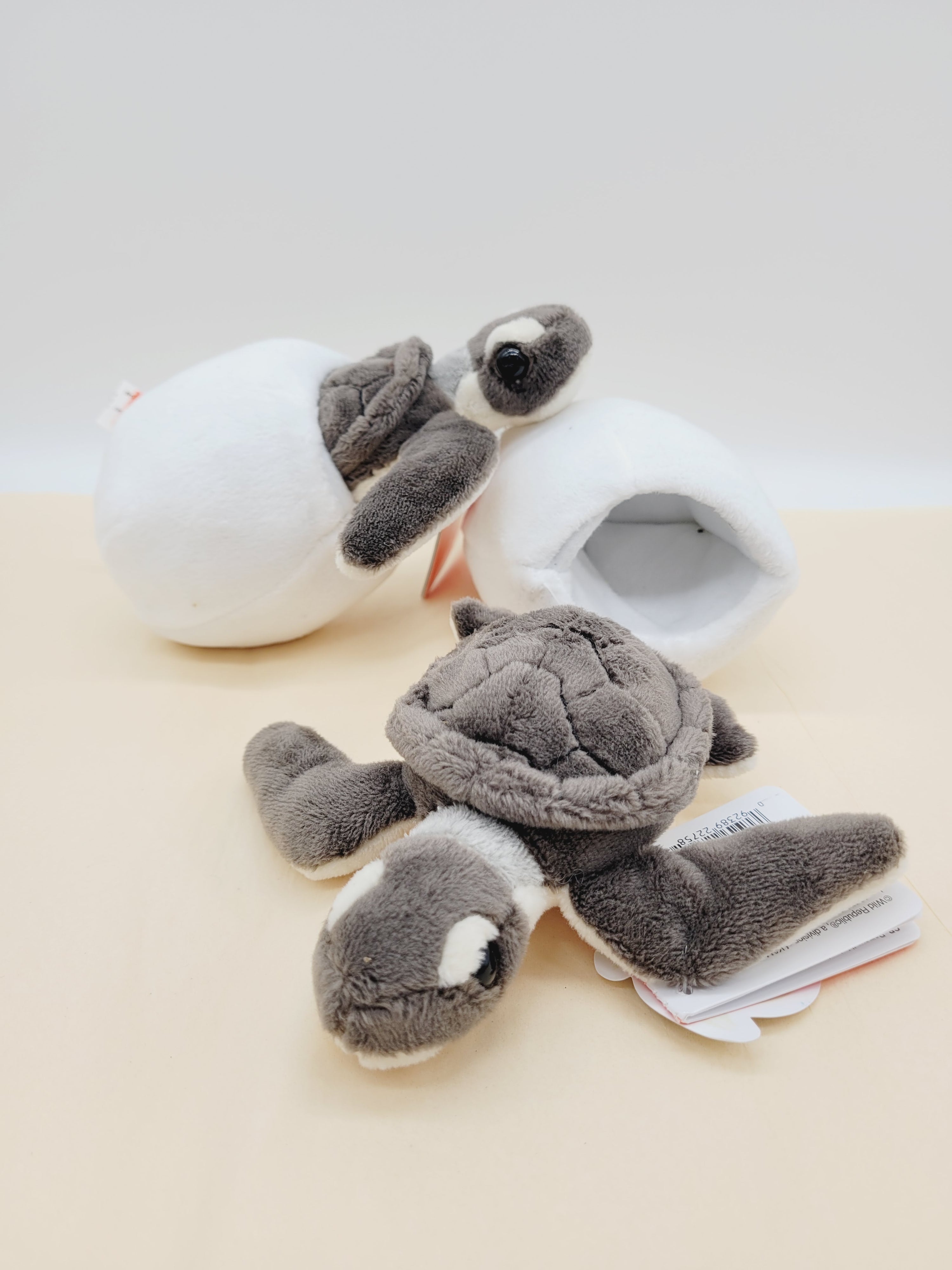 WILD REPUBLIC GREEN SEA TURTLE HATCHLING STUFFED TOY – The Willows